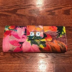 Floral clutch